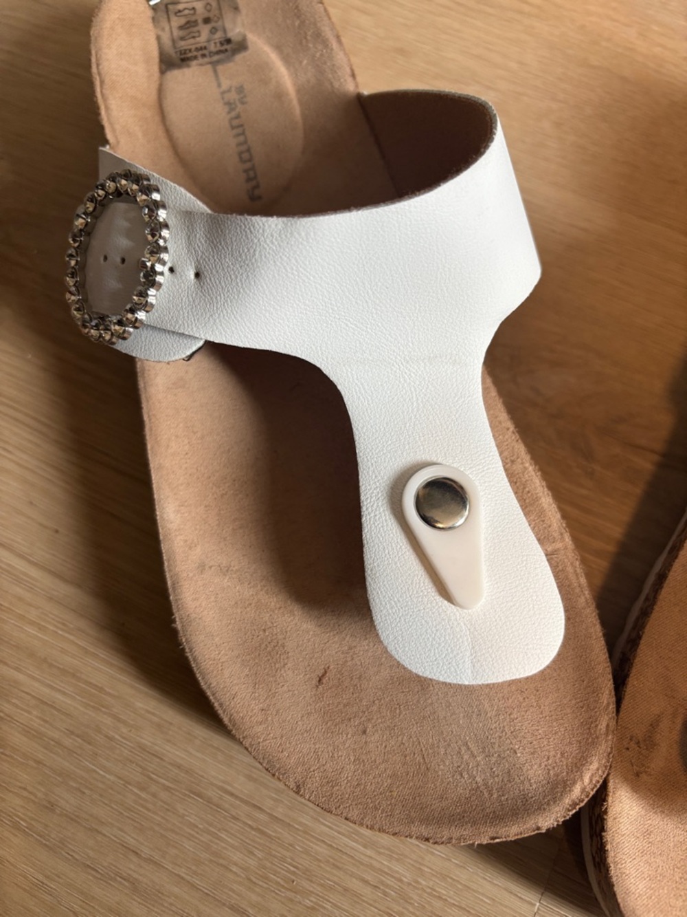 CL by Laundry White T-Strap Sandals with Rhinestone Buckle US 8 - Picture 7 of 9